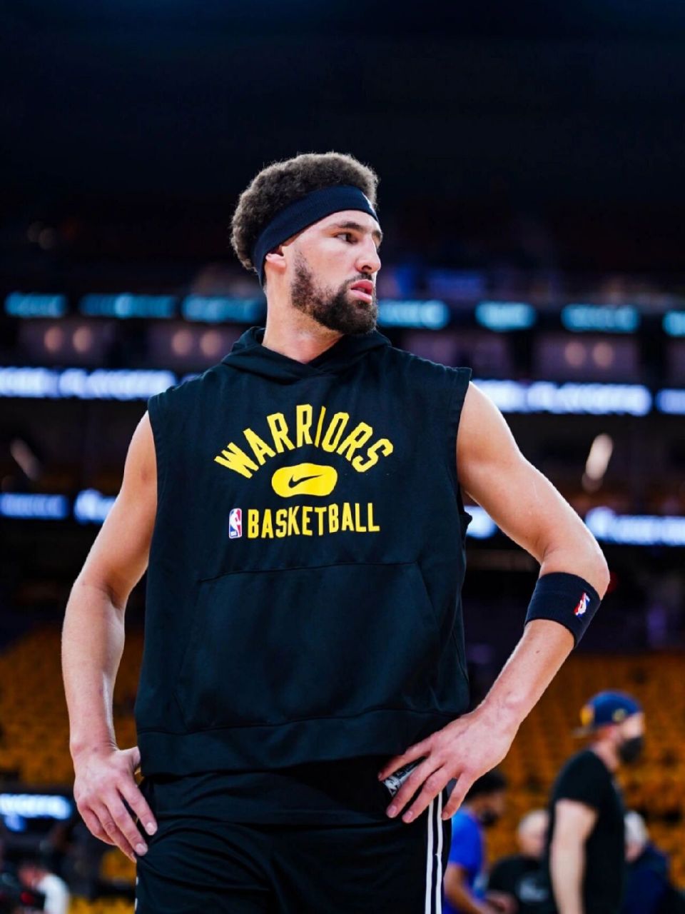 球迷比赛期间骂尤文踢得太烂，斯帕莱蒂回击：你们想怎样？（球迷怒斥尤文表现糟糕，斯帕莱蒂回怼：你们还想怎样？）