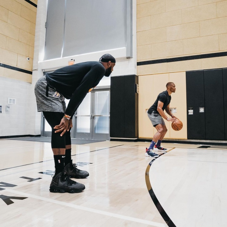 篮球体能训练常见错误（篮球体能训练中的常见误区）