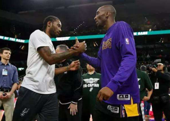 对手直接被晃在原地（一晃让对手当场定格）