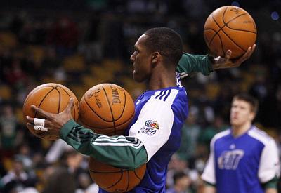 药厂近20场欧战小组赛／联赛阶段仅3败，若赢曼城将获欧冠50胜（药厂欧战小组／联赛阶段近20战仅3负，若击败曼城即达欧冠50胜）