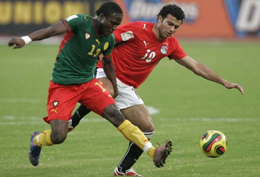 足球报：张外龙这几年一直关注铜梁龙，冲超后他独坐良久（足球报：张外龙多年关注铜梁龙，升入中超后他独自坐了很久）