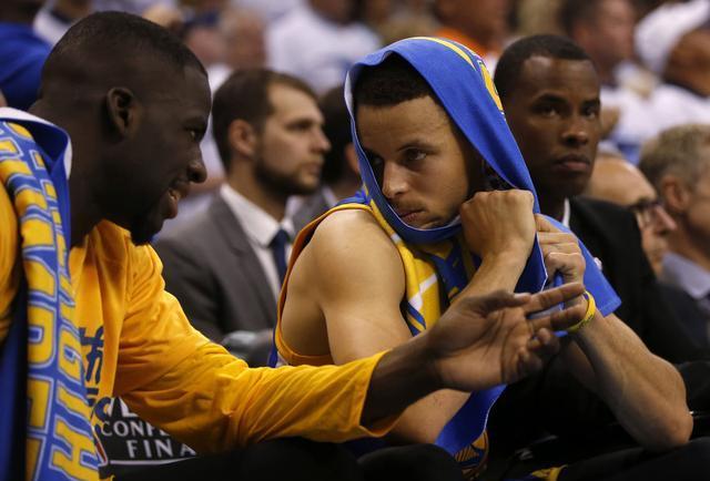 立陶宛男篮击败强敌晋级（立陶宛男篮力克劲敌成功晋级）