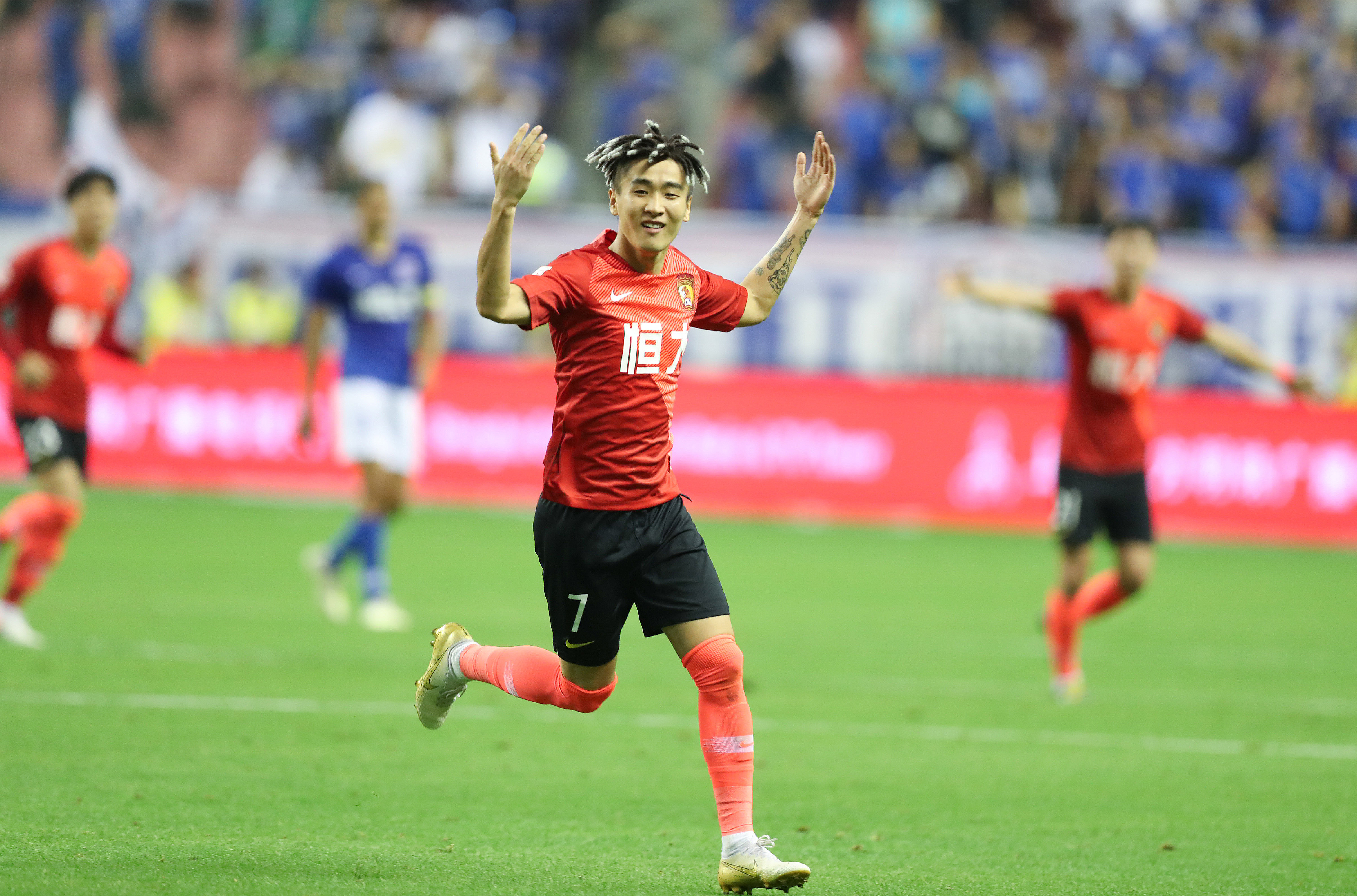 代表葡萄牙征战世界杯？保利尼奥：我正朝着这个目标全力以赴（保利尼奥表态冲击世界杯：为葡萄牙出战将全力以赴）