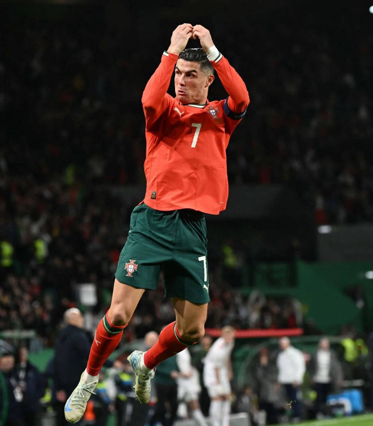 托尼：劳塔罗是国米的灵魂，但他在队友面前应多展现出笑容（托尼：劳塔罗是国米的灵魂人物，但应在队友面前更常露出笑容）