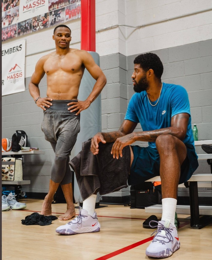 记者：因伤落选的马斯坦托诺仍加入阿根廷队的训练营（记者：因伤无缘名单的马斯坦托诺仍随阿根廷队集训）