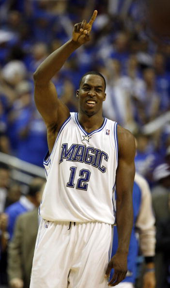 英超战报：曼联2-1战胜埃弗顿,（英超快讯：曼联2比1力克埃弗顿）