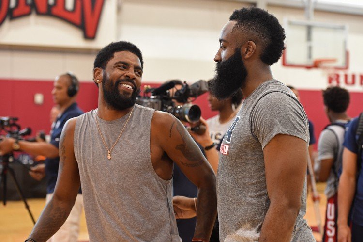 波兰主帅：要帮扎莱夫斯基找回状态；我觉得莱万还没决定未来（波兰主帅：力助扎莱夫斯基重拾状态；称莱万未来尚未确定）