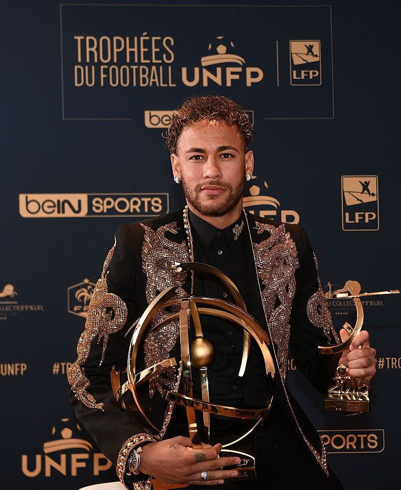 津媒：据不完全统计，本赛季津门虎官方产品销售额约500万元（津媒：津门虎本赛季官方周边销售额约500万元（不完全统计））